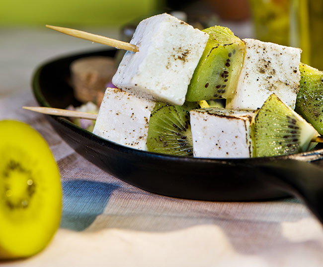 Kiwifruit-and-Paneer-on-the-skewer-min