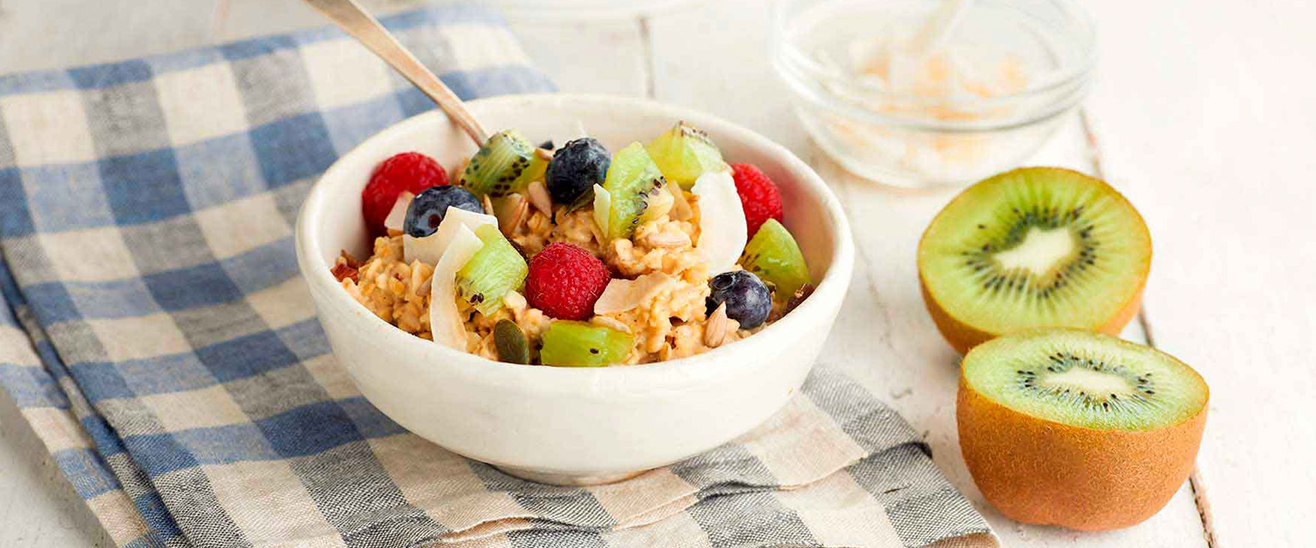 Recipe15_Oats-with-kiwifruit-bowl04-web-thumbnail.jpg